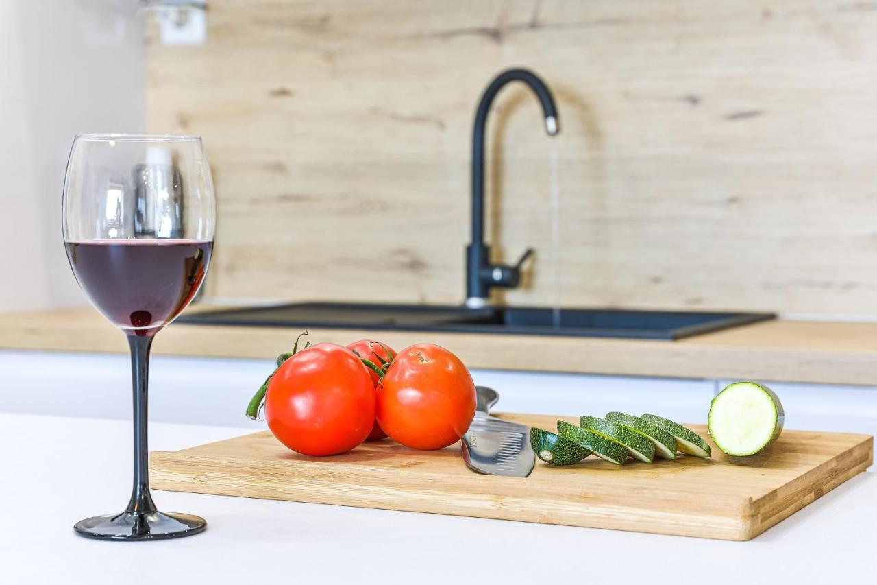 Apartmani Ana Каштела Экстерьер фото