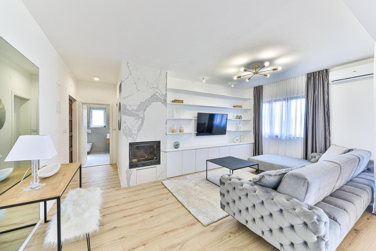 Apartmani Ana Каштела Экстерьер фото