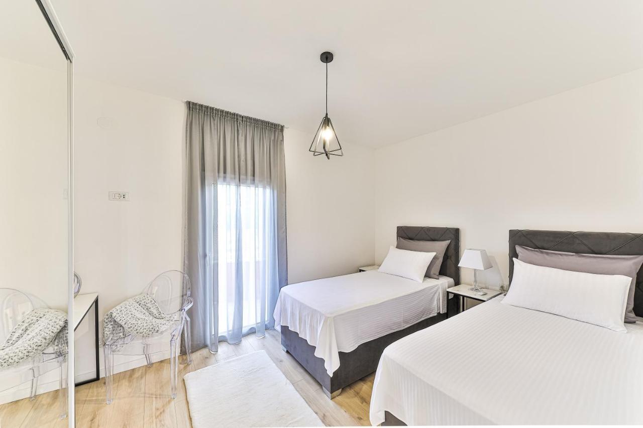 Apartmani Ana Каштела Экстерьер фото