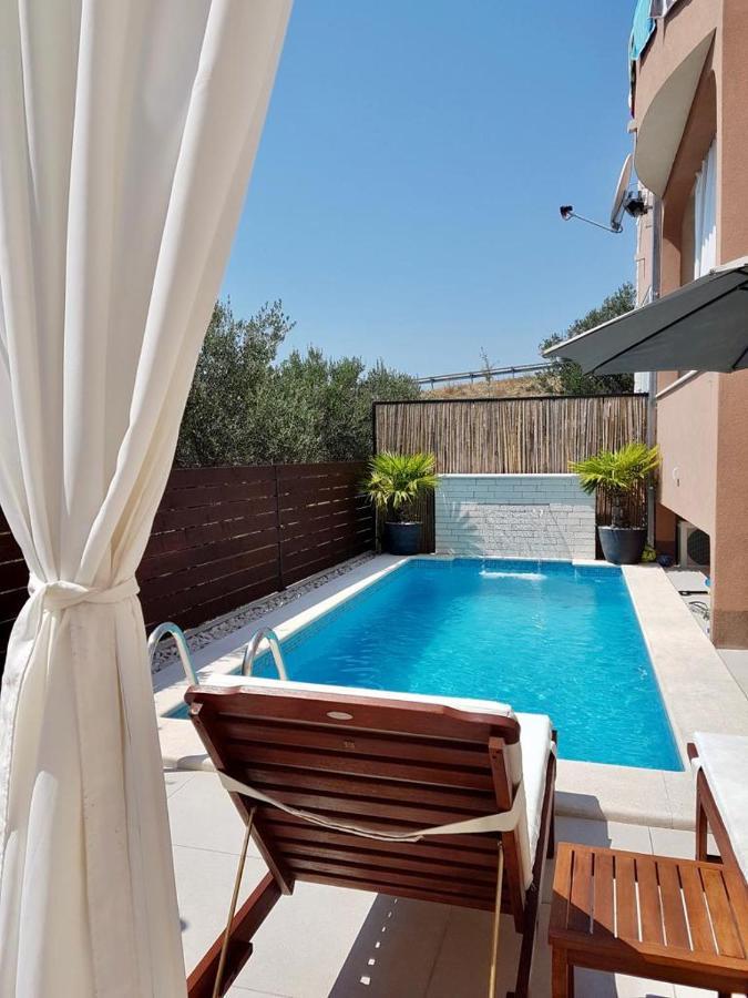 Apartmani Ana Каштела Экстерьер фото