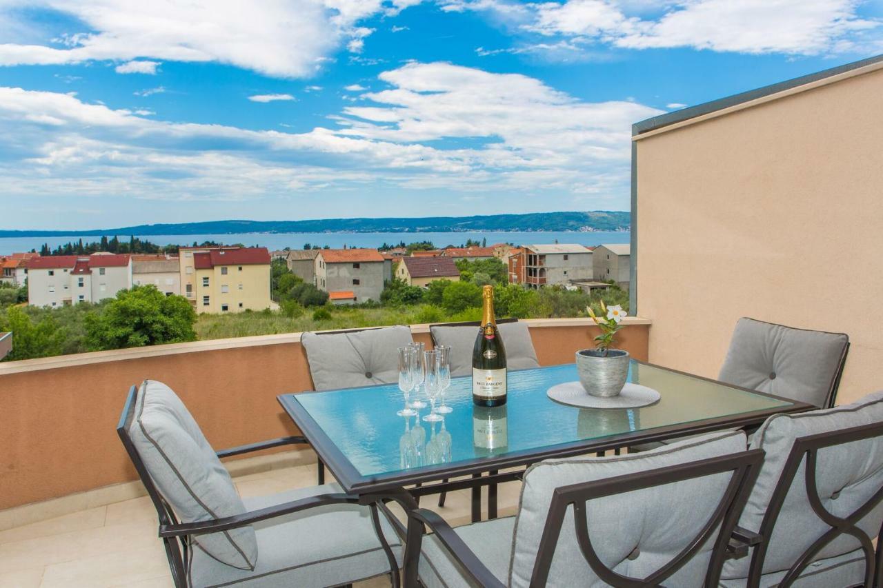 Apartmani Ana Каштела Экстерьер фото
